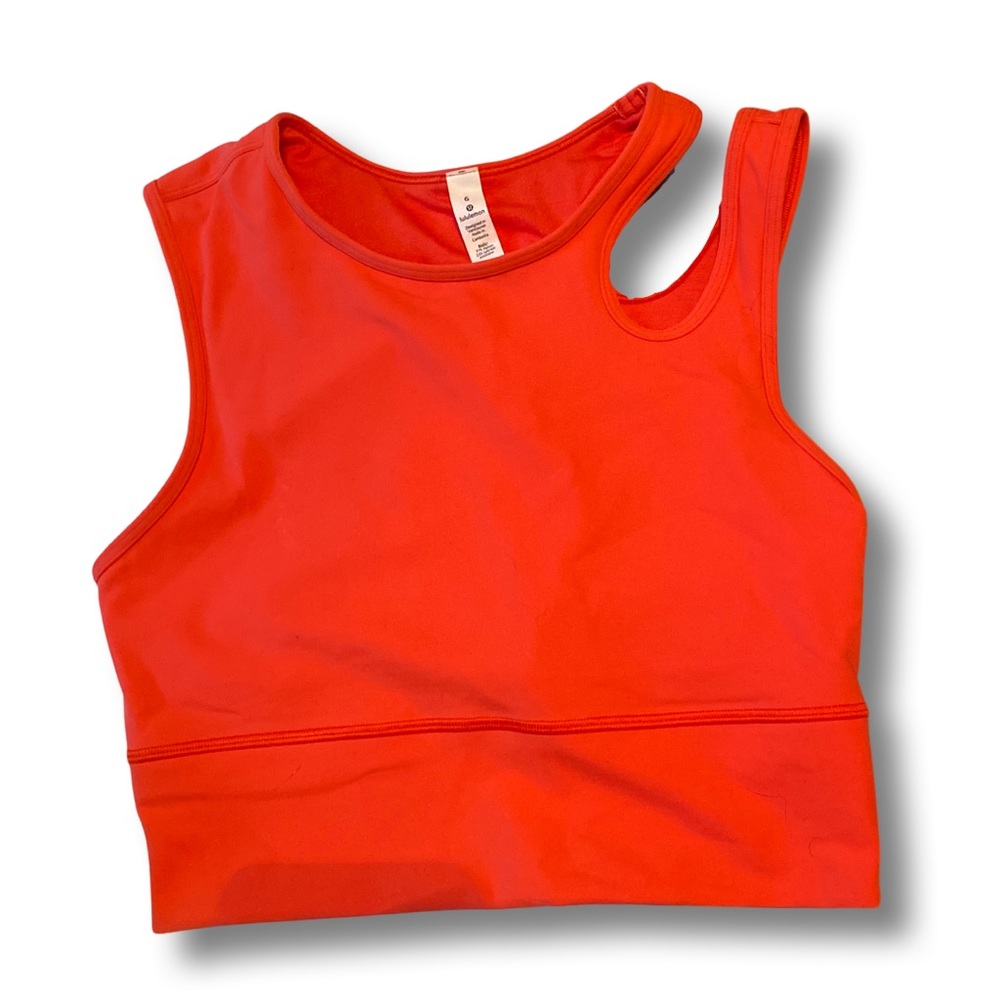 NWOT Lululemon cut out shoulder top. Never worn size 6